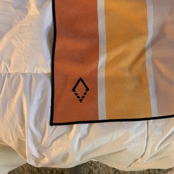 Nomadix Towel - Picture 2 of 4